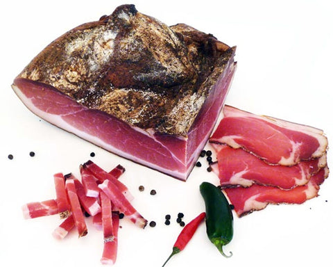 Nudelsalat mit Südtiroler Schinkenspeck und Zwiebellauch