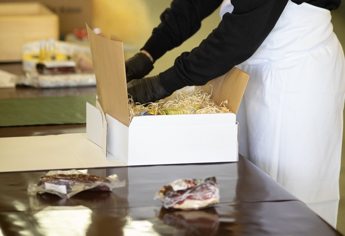 Von Hand verpackt